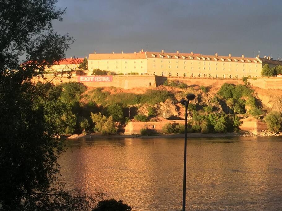 Center, Private Garage, Danube & Fortress, 3 Bdrm 2 Bath Novi Sad Ngoại thất bức ảnh