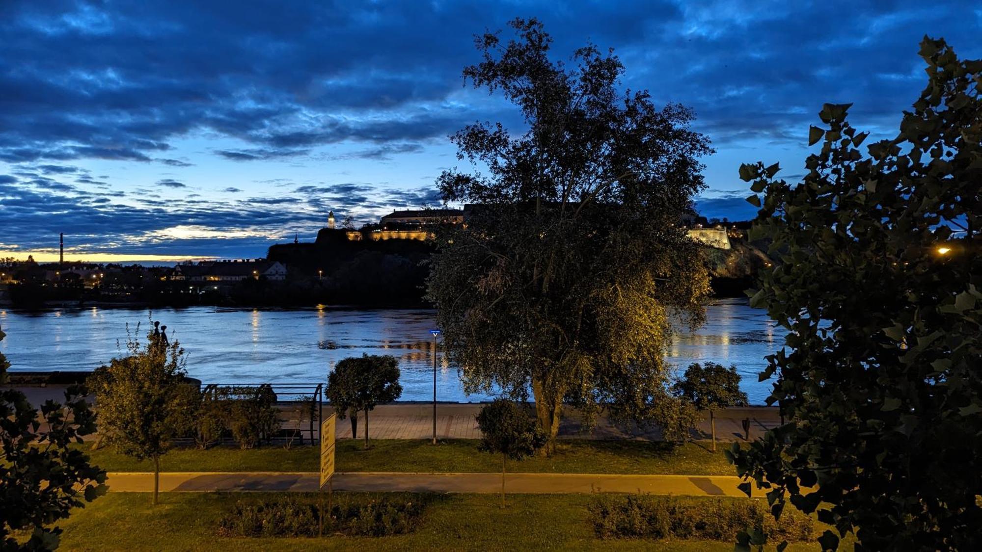 Center, Private Garage, Danube & Fortress, 3 Bdrm 2 Bath Novi Sad Ngoại thất bức ảnh
