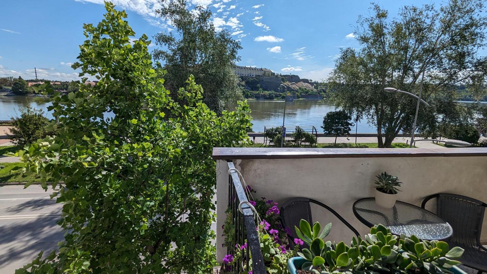 Center, Private Garage, Danube & Fortress, 3 Bdrm 2 Bath Novi Sad Ngoại thất bức ảnh